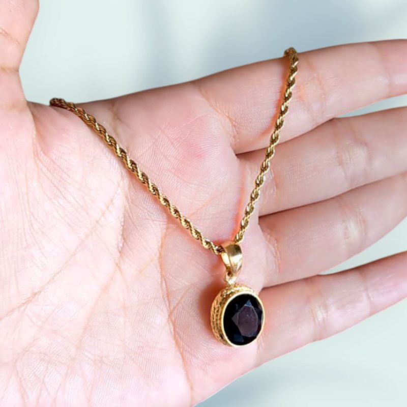 KALUNG LIONTIN BATU HITAM