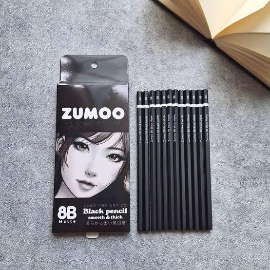 

Zumoo Pensil 8B Black Matte Smooth & Thick - Pensil Penebal Crayon