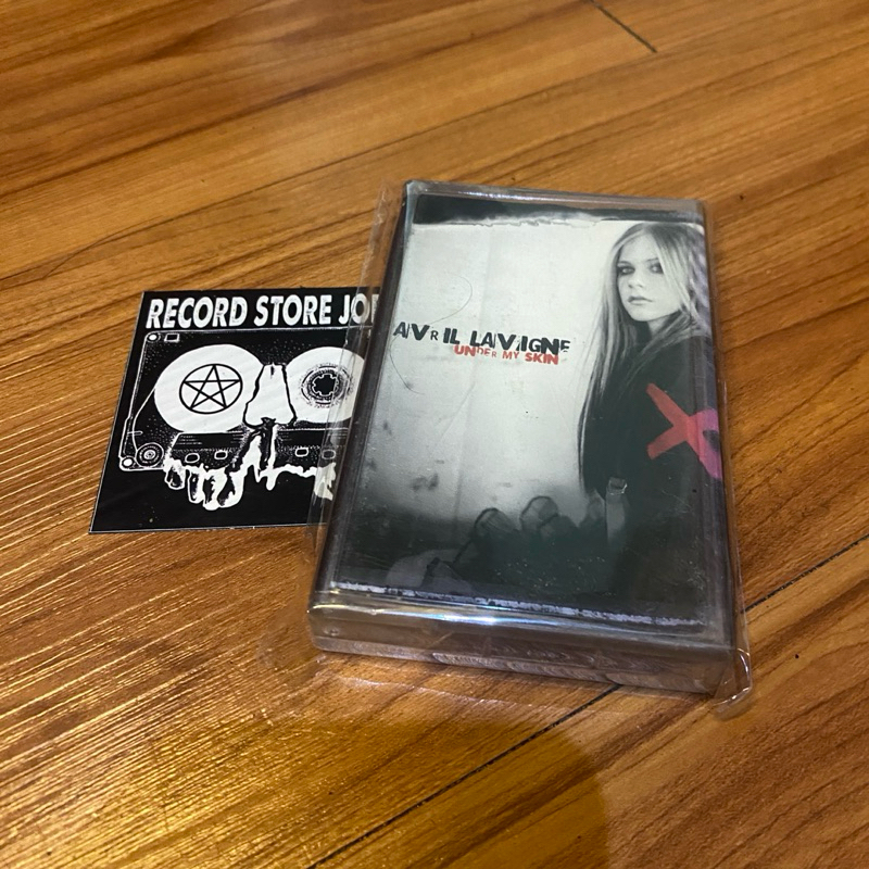 kaset avril lavigne - under my skin