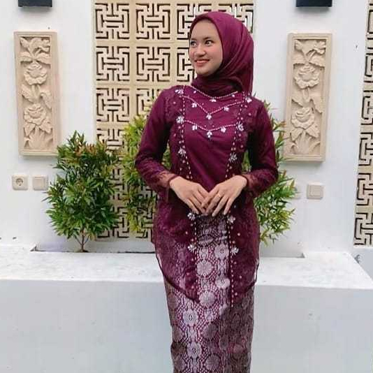 Tile Kutu Baru/ Model Nadine/ Kebaya Hijab Modern/ Lightmi Fashion