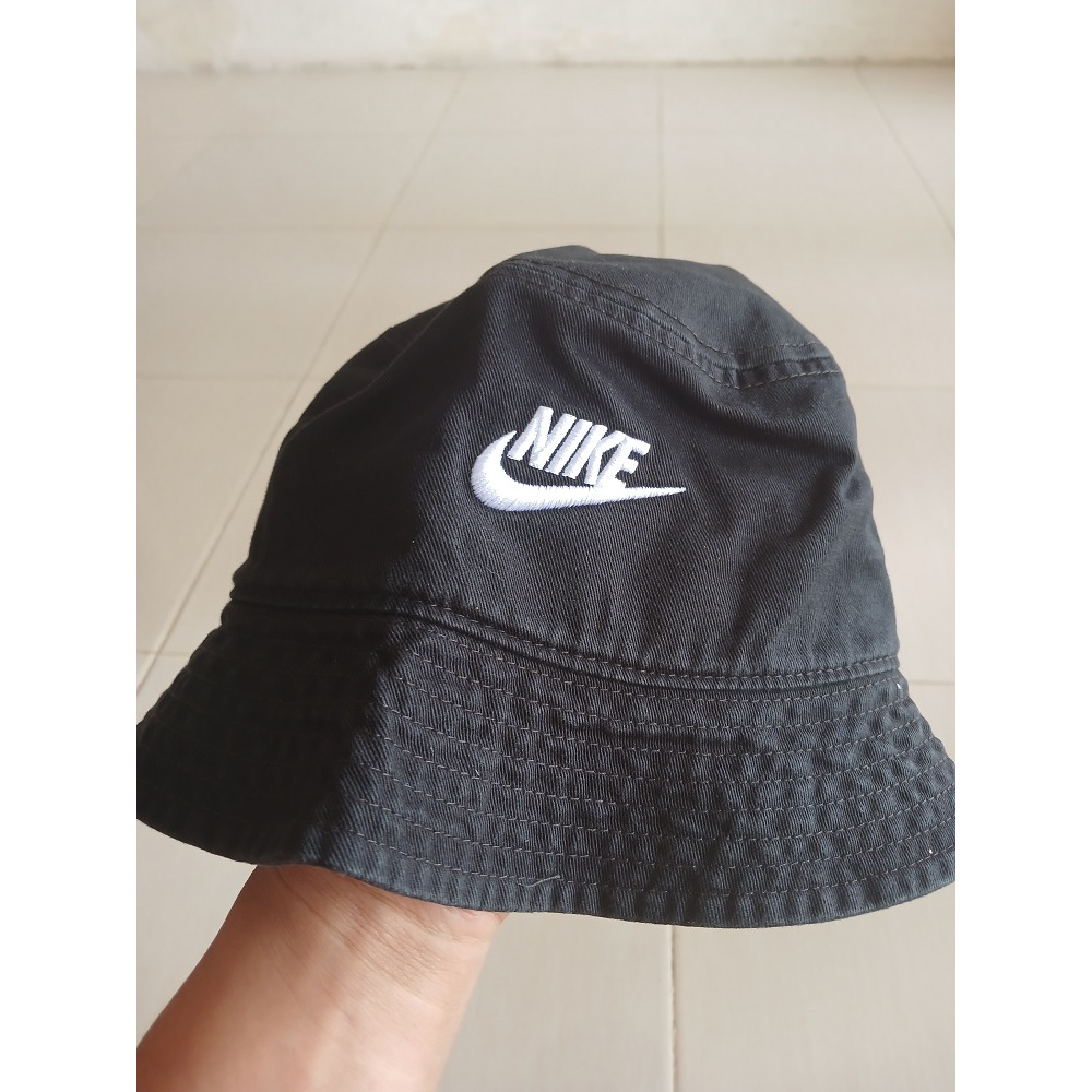 Topi nike Bucket Hat Hitam