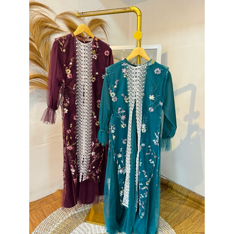 Gamis Tile Brokat Bunga