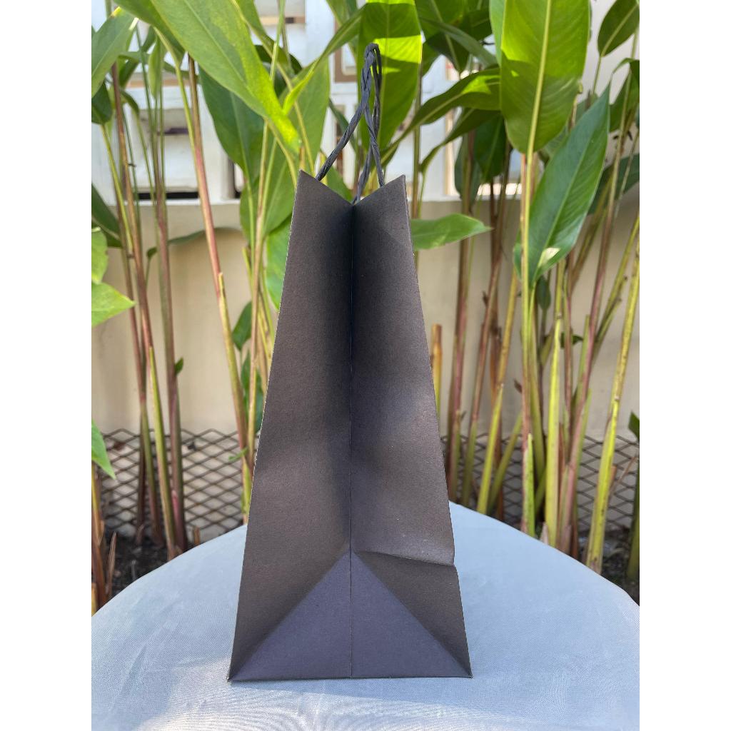 

PAPERBAG HITAM R5 polos tali kertas / tas asul
