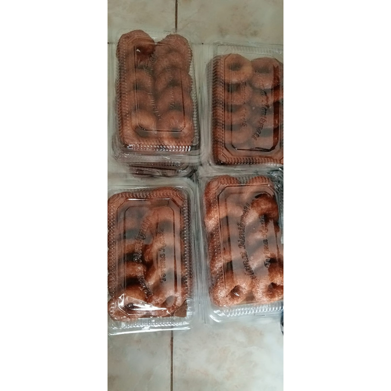 

kue cincin / kue ali agrem Uk besar isi 10pcs wadah mika plastik