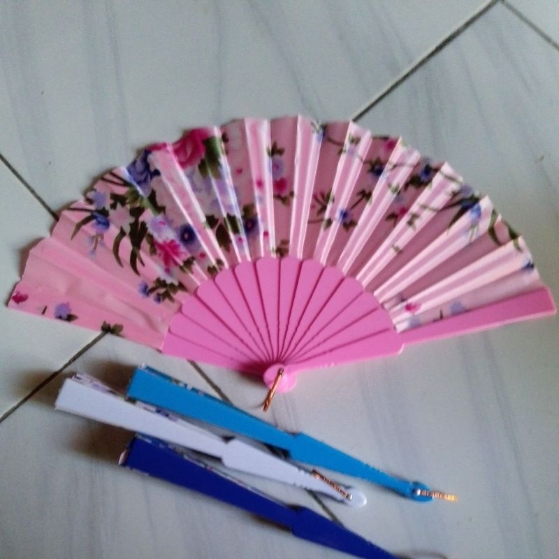 Souvenir pernikahan souvernir sovenir kipas tangan lipat cantik