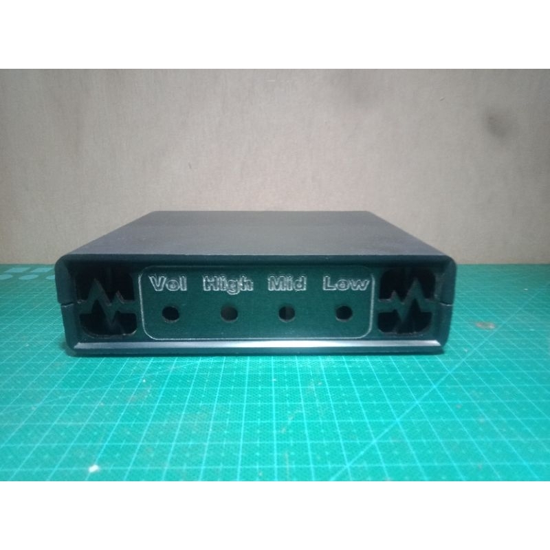 Box miniatur x8 power ampli mini