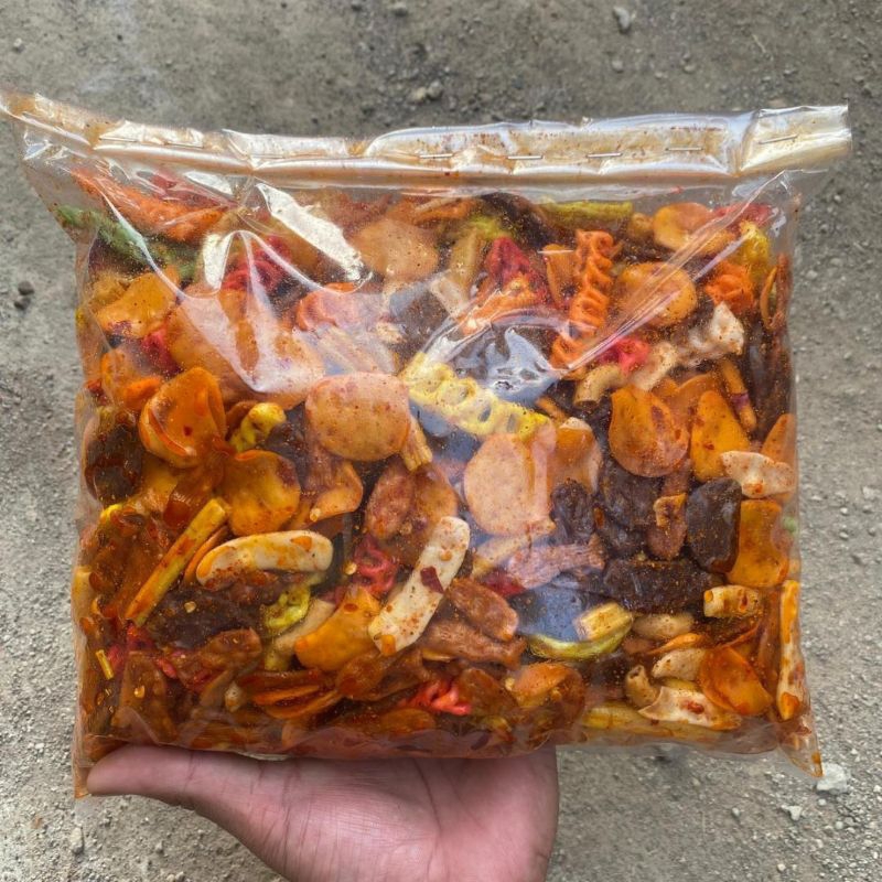 

Kerupuk Seblak Campur Pedas daun Jeruk 250 gram