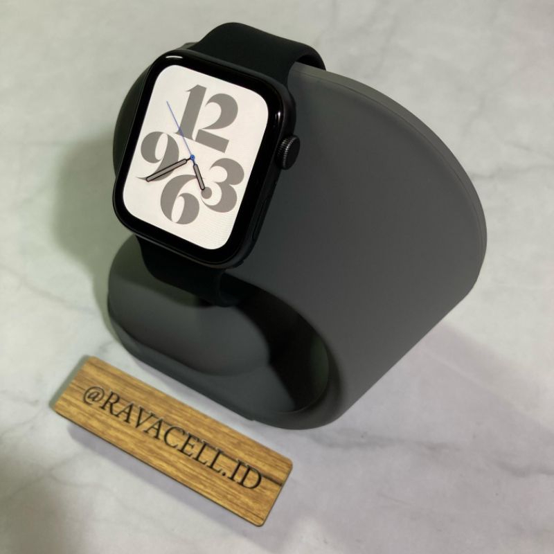 Apple Watch Series 5 - 44mm (Space Gray)