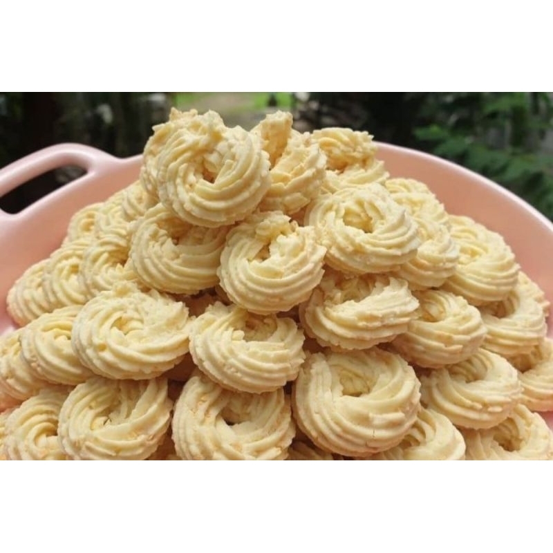 

Kue Sagu Keju Mama Harezz - Toples 500 gram - Kue Kering - Cemilan - Kue Lebaran
