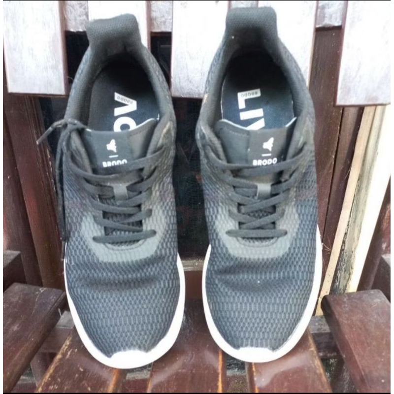 Sepatu Brodo