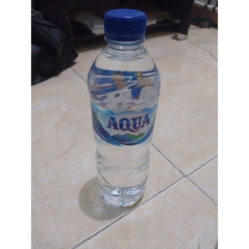

Aqua botol 600 ml