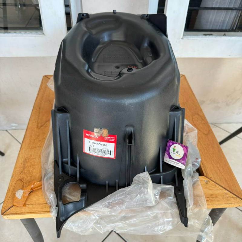 Box Bagasi Vario 125 Fi Old Original AHM 81250-KZR-600