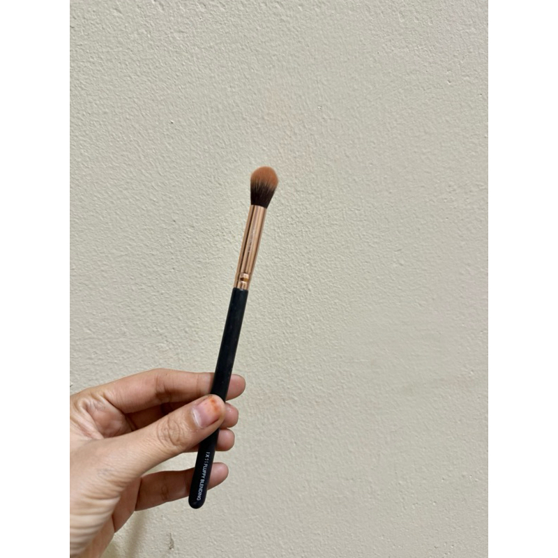 preloved brush aeris