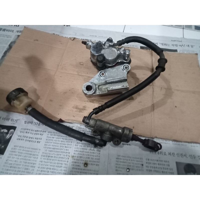 master rem belakang kaliper cakram belakang ninja rr old PNP ninja rr new