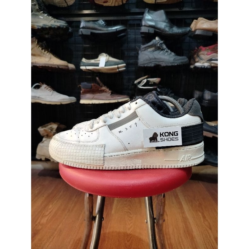 SEPATU SNEAKER LOW VOLT WHITE BLACK 43