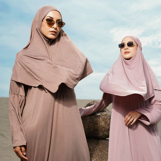 Karita - Gamis Umrah Ansaira Abaya Set Kaos Polos