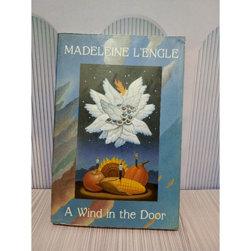 Novel A wind in the door karya Madeleine l'engle