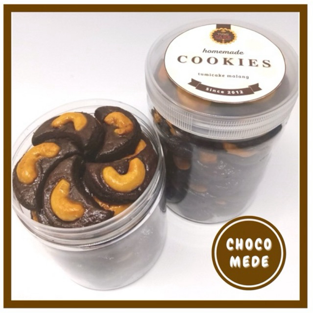 

CHOCO MEDE Premium – Toples Tabung 750ml / 600ml– Camilan Lebaran / Hampers Elegan – Bisa Kirim ke Seluruh Indonesia
