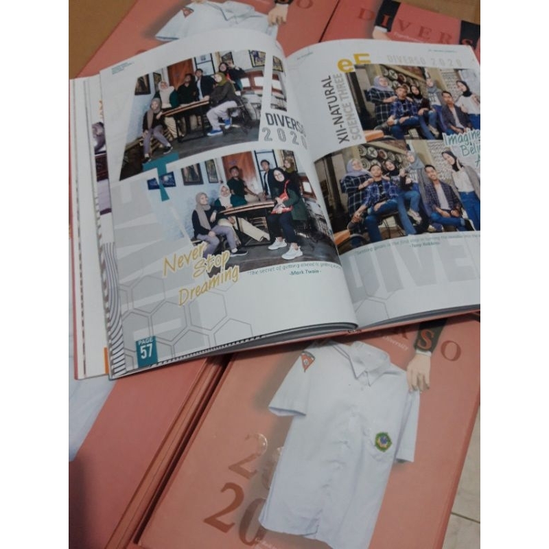 Printa Cetak Ukuran A4 Hardcover Buku Kenangan Buku Tahunan  Album Foto Buku Perpisahan Sekolah Prem