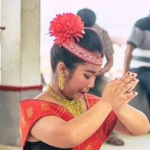 SORTALI KEPALA TARI ADAT BATAK