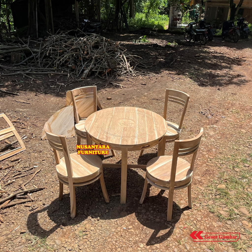 Set Meja Makan Minimalis Kayu Jati Dilengkapi 4 Kursi Produk Mebel Jepara