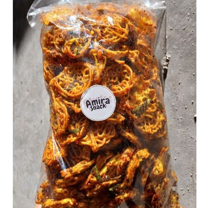 

PROMO 1kg Seblak kerupuk Mie Amira Snack bumbu chili oil extra daun jeruk