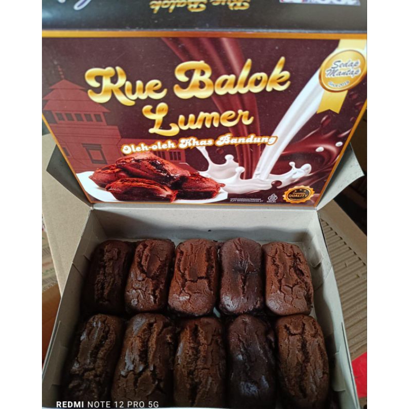 

kue balok lumer oleh oleh khas bandung