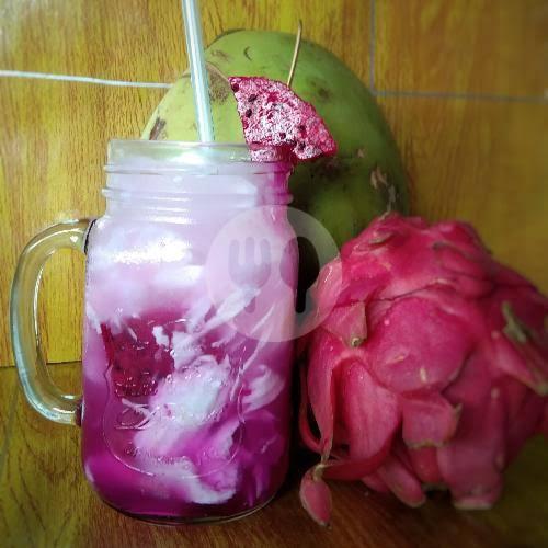 

Es Kelapa Muda Dengan Rasa Buah Naga Asli