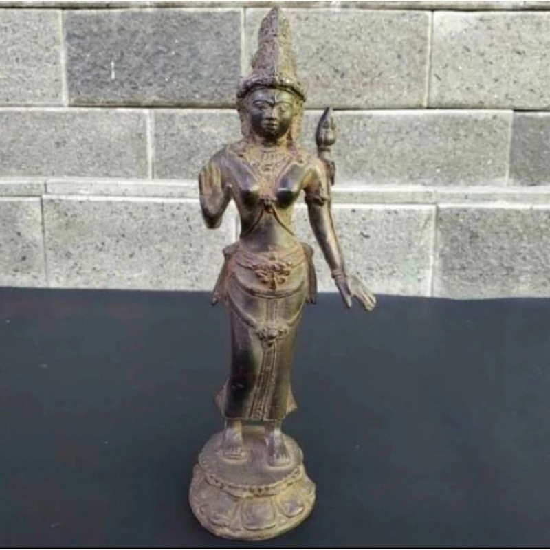 Patung Dewi Sri Kuningan
