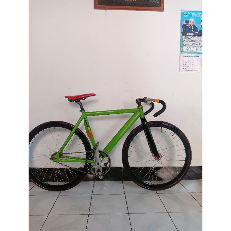sepeda fixie united soloist 77