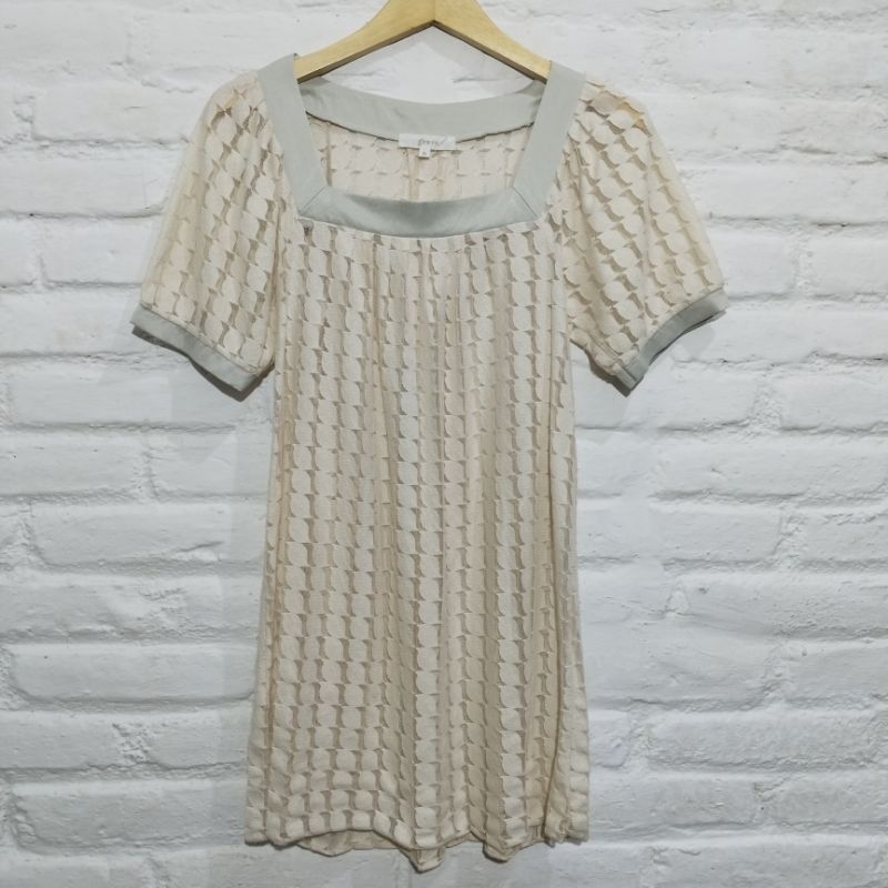 GROVE BLOUSE FULL BRUKAT LACE TERAWANG LENGAN PENDEK BOHEMIAN TANGAN  BALON KREM VINTAGE STYLE DADA 