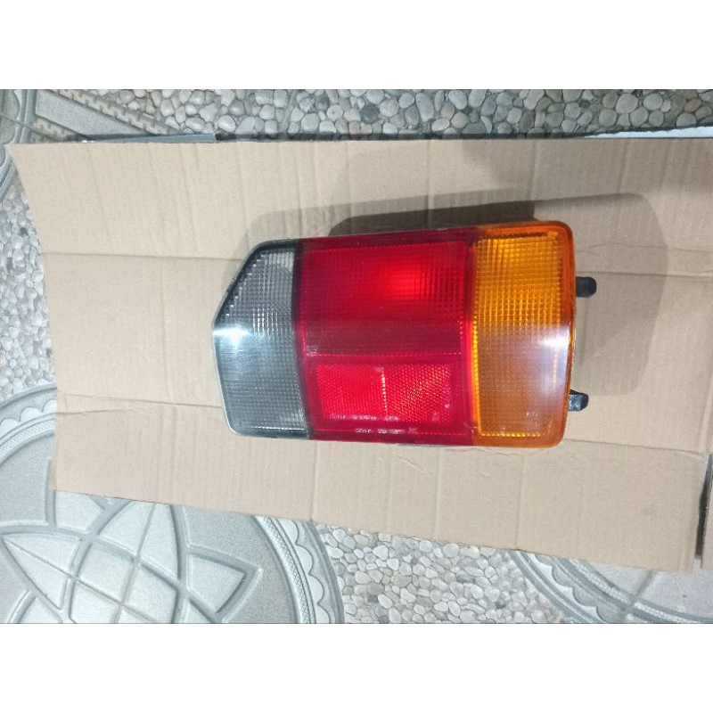 stoplamp lampu belakang suzuki karimun kotak sebelah kiri
