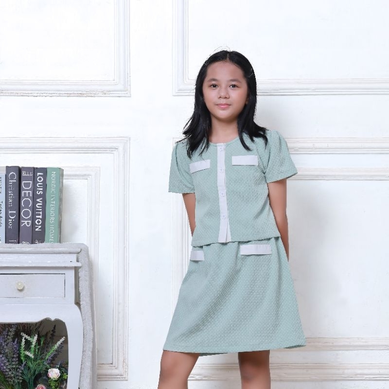 JOLIEDOLCE / Setelan Baju Anak Perempuan Remaja Kekinian Rok Pendek Tangan Pendek
