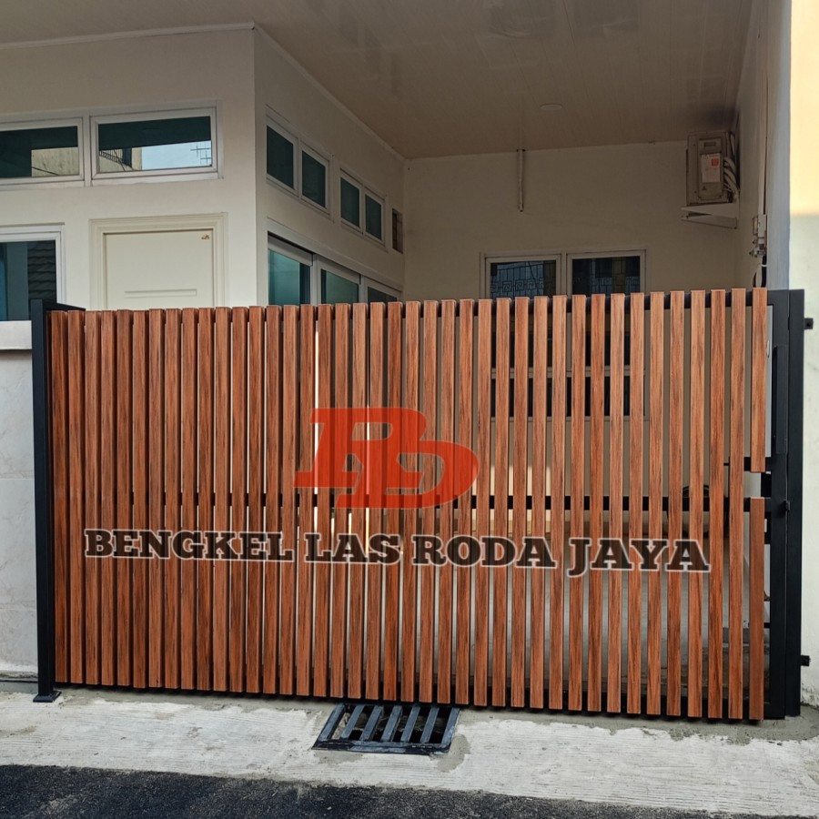 Pagar minimalis WPC DUMA 50X50 / Gerbang Rumah WPC DUMA COH 50X50