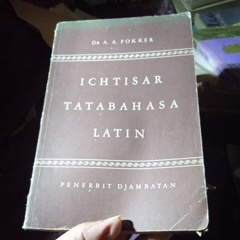 buku Ikhtisar Tatabahasa Latin, buku Edjaan lama tahun 1959