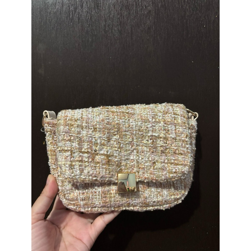 Preloved mini sling bag