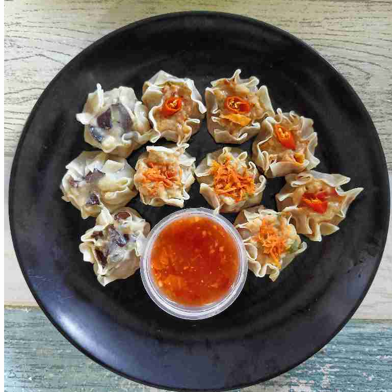 

Dimsum ayam Ukuran Standard – 50pcs & 100pcs, Varian Original, Pedas, & Jamur – Lezat & Praktis