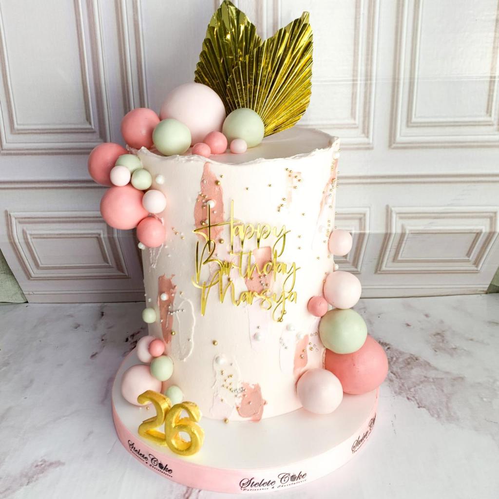 Kue ulang tahun/birthday cake/kue ultah tema pink/cake Birthday jakarta/cake aesthetic