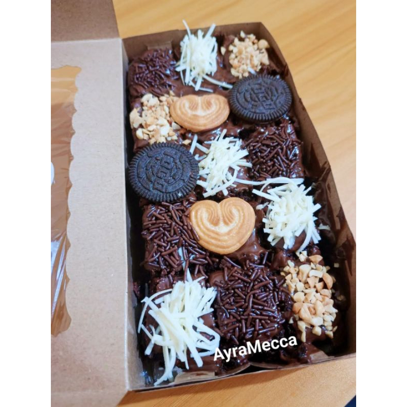 Cake Panggang Dengan Lelehan Coklat