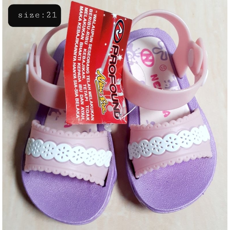 sandal anak NewEra