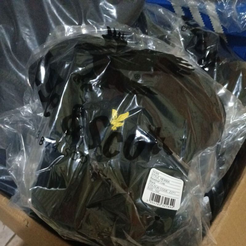 Topi Lyle & Scott Hitam Original