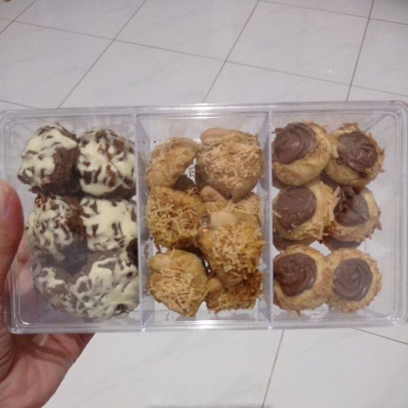 

Cookies Premium wijsman 3 rasa kastengel mete, coklat glasur, abon ayam, nutella cheese