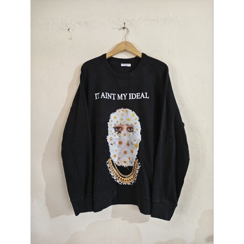 crewneck ih nom uh nit