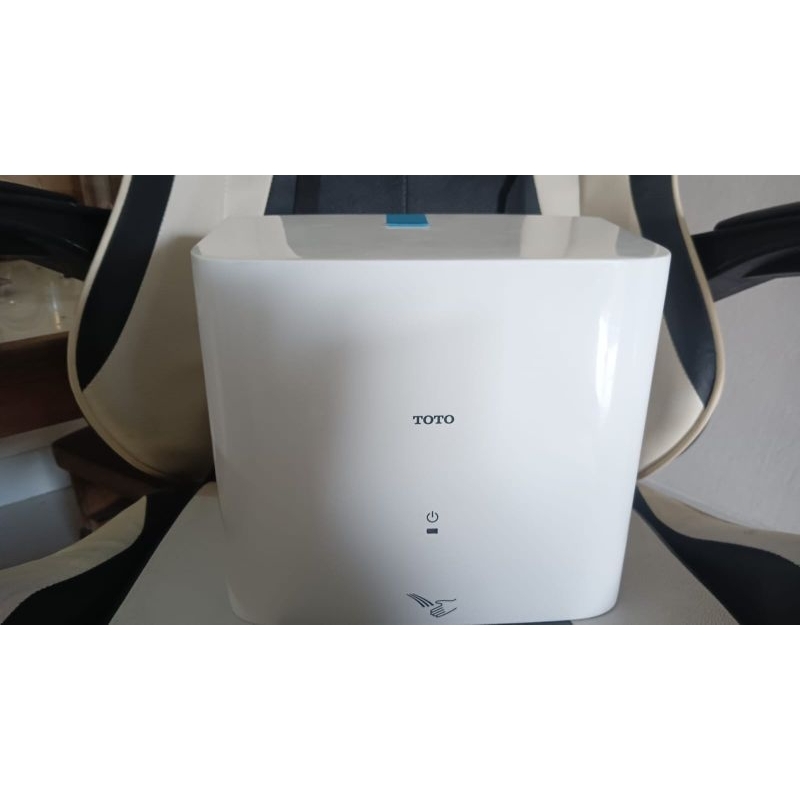 Hand Dryer TOTO TYC322WF ( Pengering tangan TOTO )