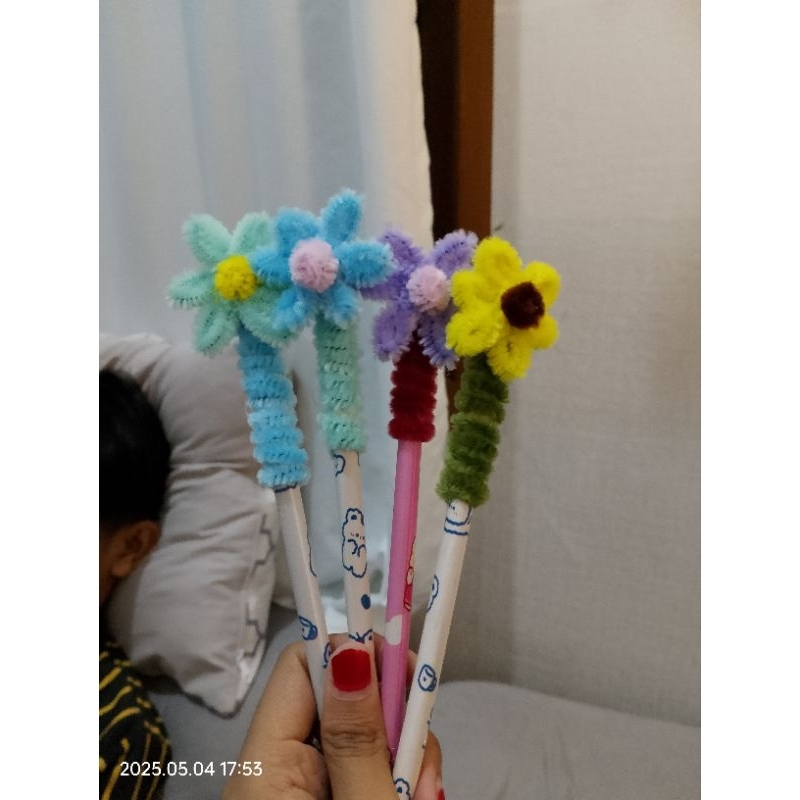 

pulpen dan pensil motif lucu