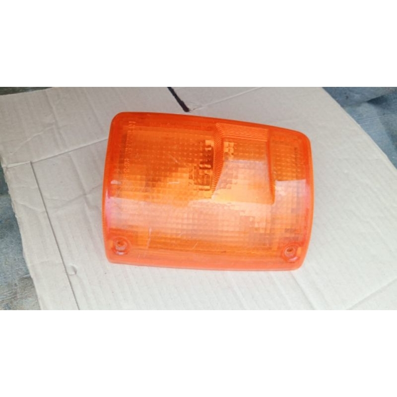 lampu send Isuzu panther 93 sebelah kanan bekas