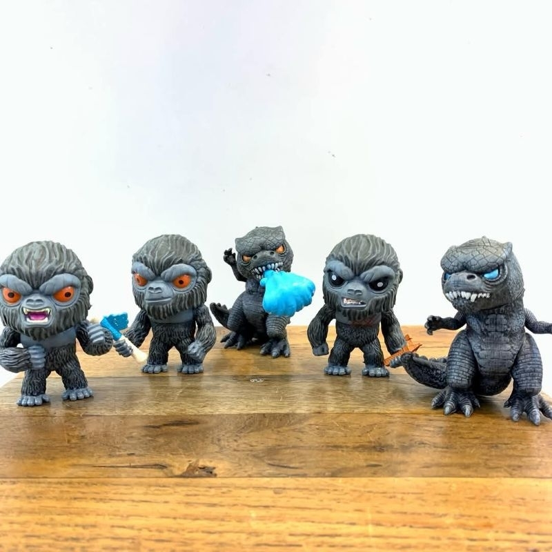 mainan action figureGodzilla kingkong gorilla chibi Bahan vinyltinggi 5 cm
Detail bagus
Artikulasi
d
