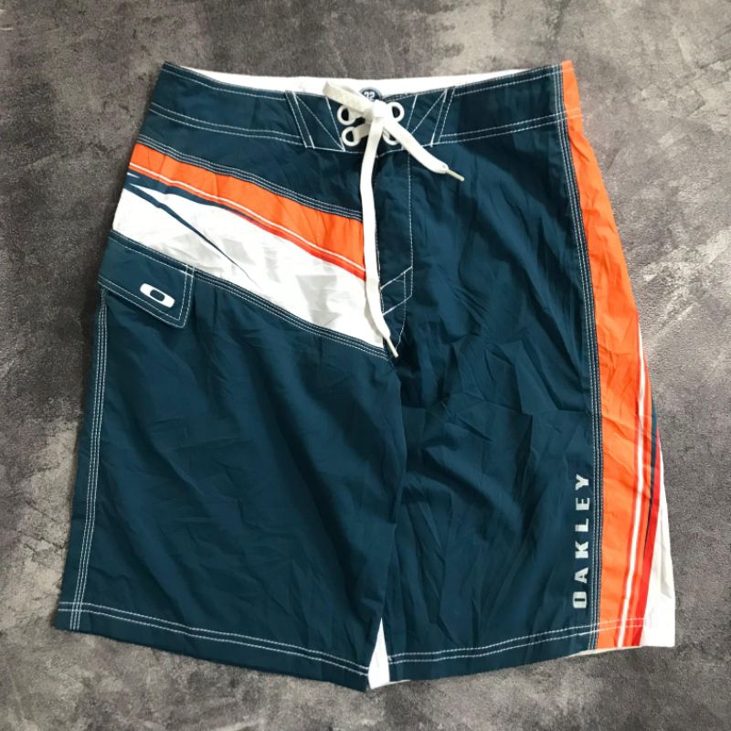 celana surfing Oakley size S Second bekas preloved