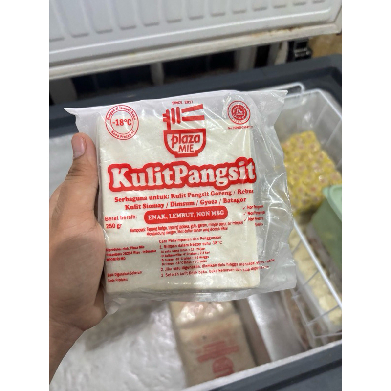 

Kulit pangsit isi +- 25 lembar