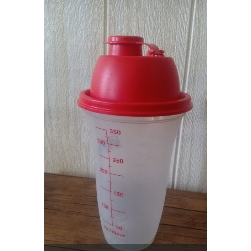 Tupperware preloved.Quick Shaker bottle.
